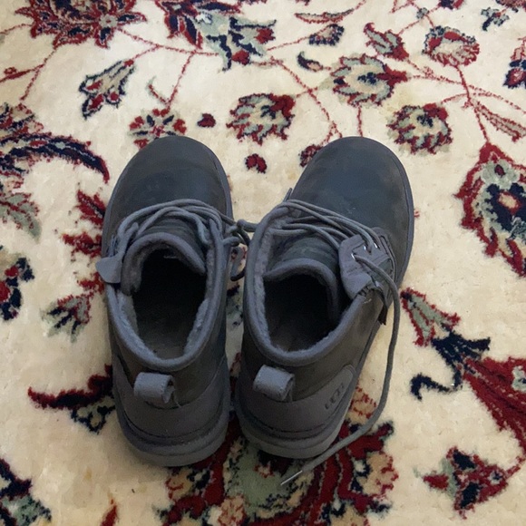 ugh shoes - Picture 2 of 4